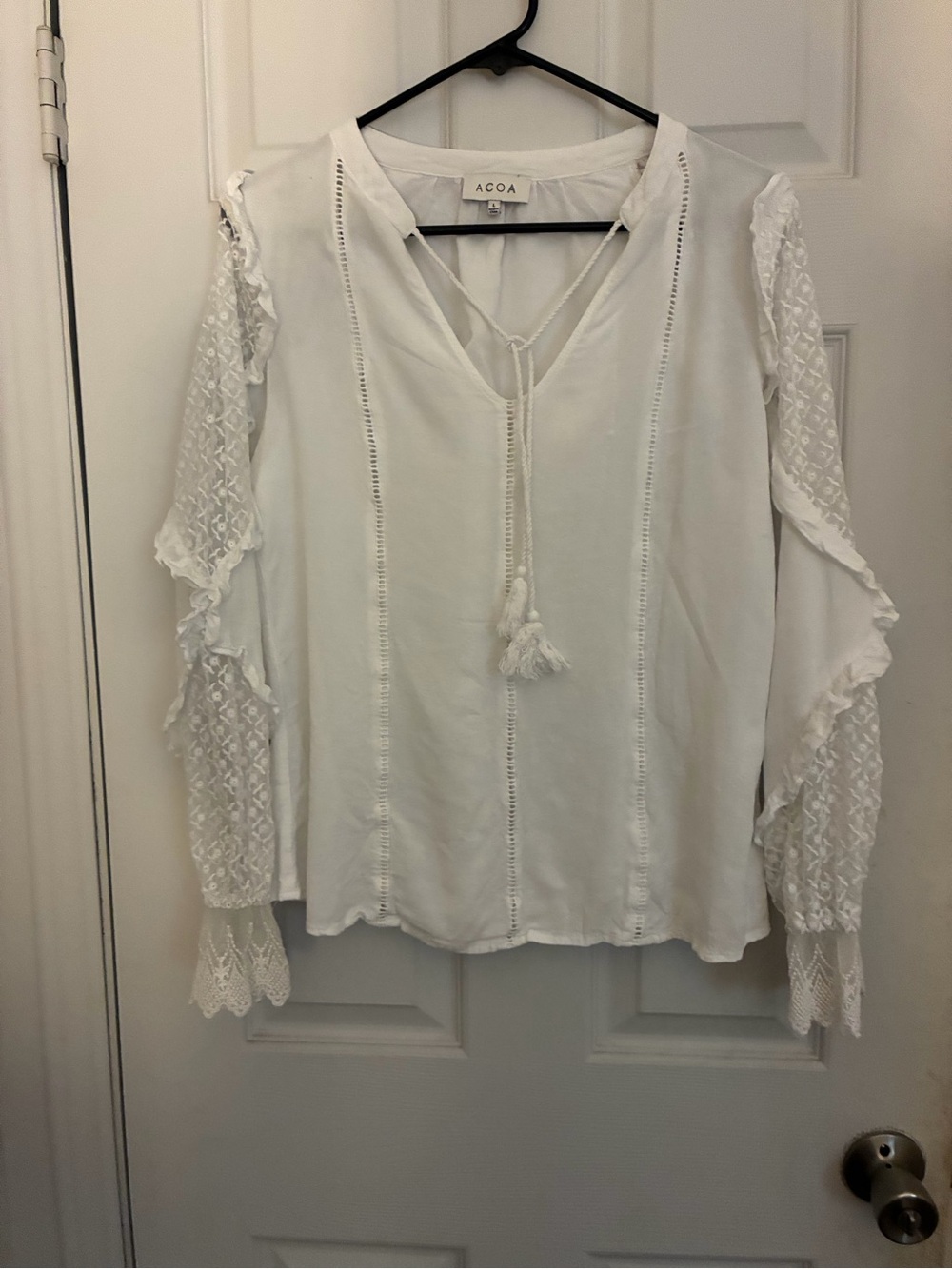 ACOA White Lace-Sleeve V-Neck Peasant Top
